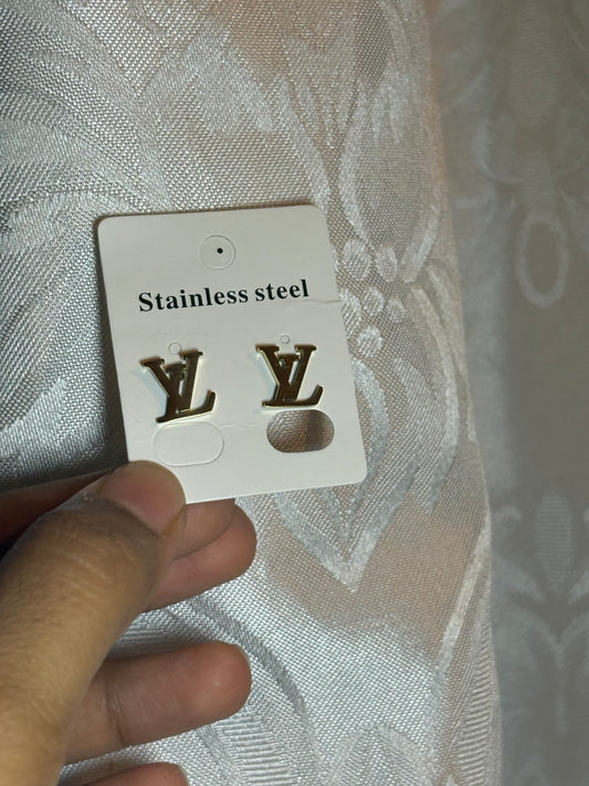 LV STUD EARRING