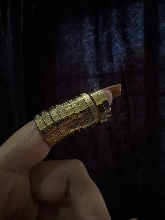 SIMPLE BAND RING